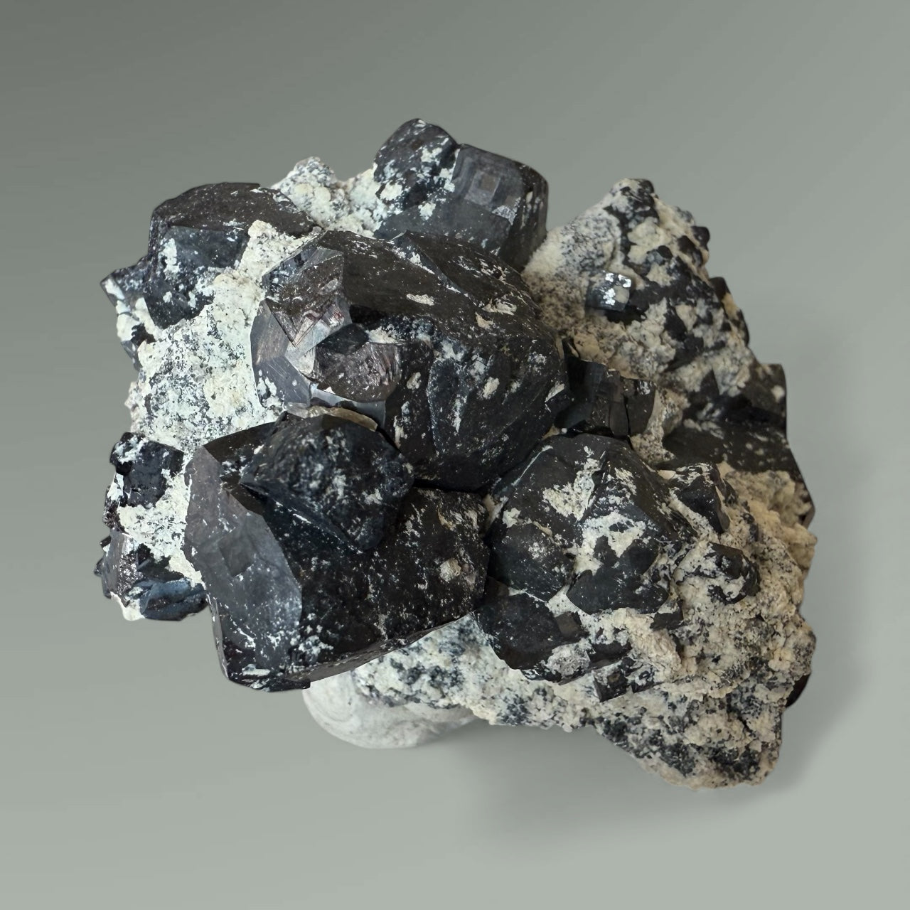 Cubic Magnetite (Specimen #100300)