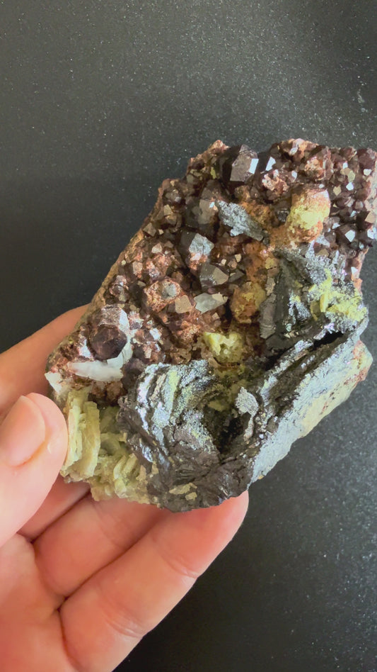 Garnet (Andradite-Grossular series) (Specimen #100288)